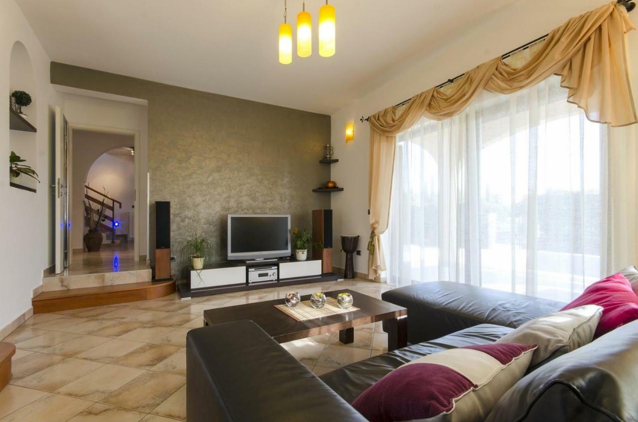 Villa Rose