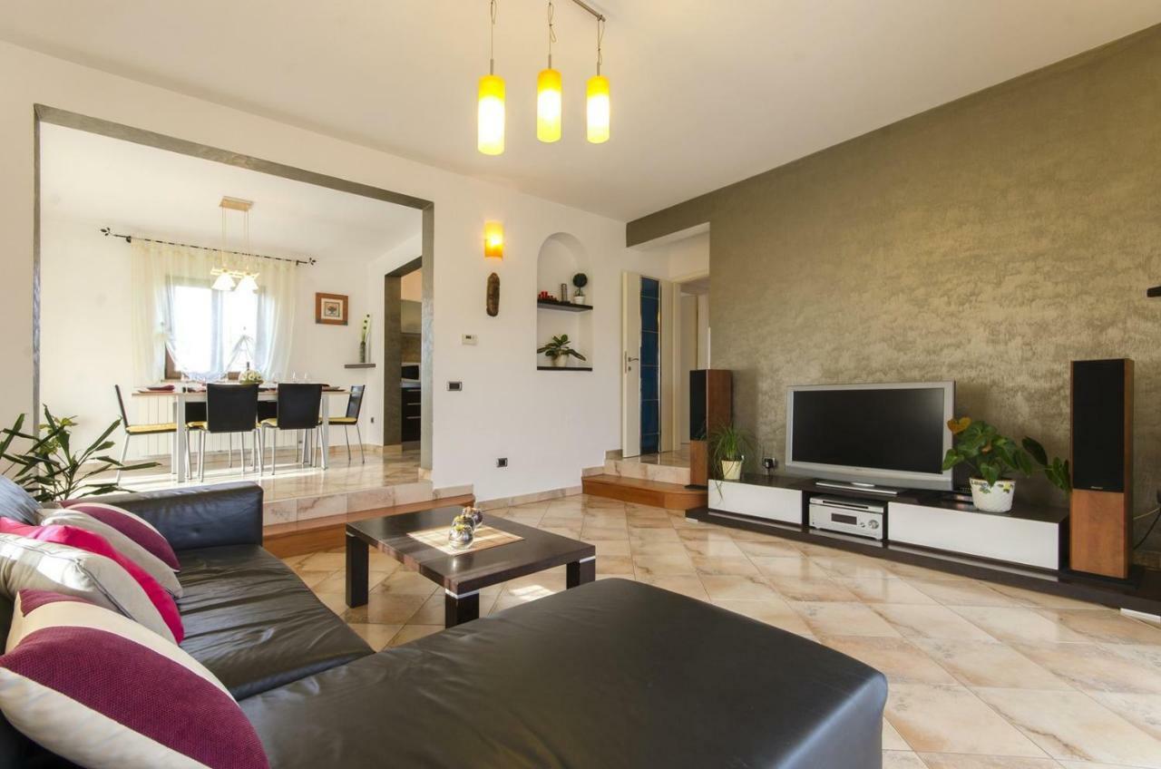 Villa Rose